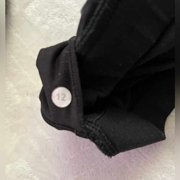 READ DESCRIPTION. Lululemon flow y bra IV - Picture 3 of 4